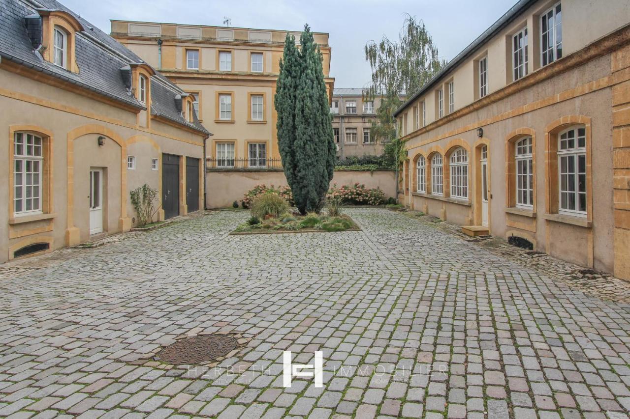 H-Bnb - Les Meubles Du 1 Bed and Breakfast Metz Buitenkant foto