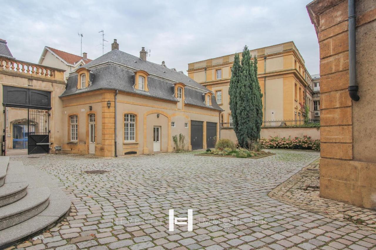 H-Bnb - Les Meubles Du 1 Bed and Breakfast Metz Buitenkant foto